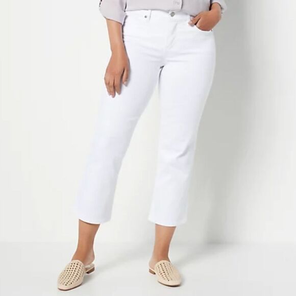 NYDJ Denim - NYDJ Marilyn Straight Crop Lift Tuck Jeans in Cool Embrace - Optic White Size 6